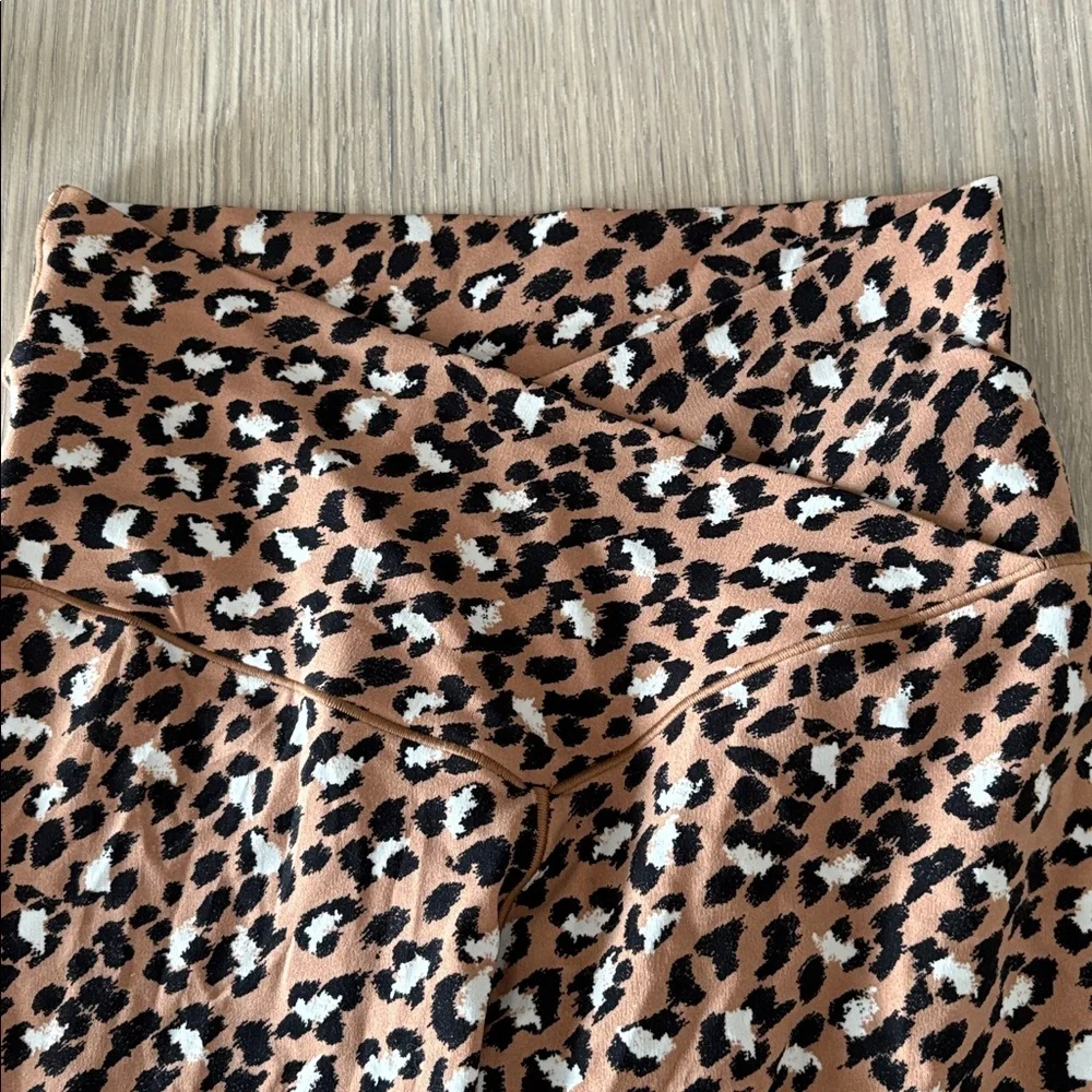 Offline Aerie Leopard Print Criss Cross Leggings Medium - Picture 3 of 6